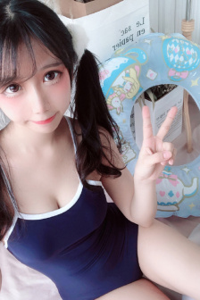 美女野外勾搭路人做爰