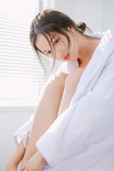 姬小满流眼泪翻白眼流口水的表情